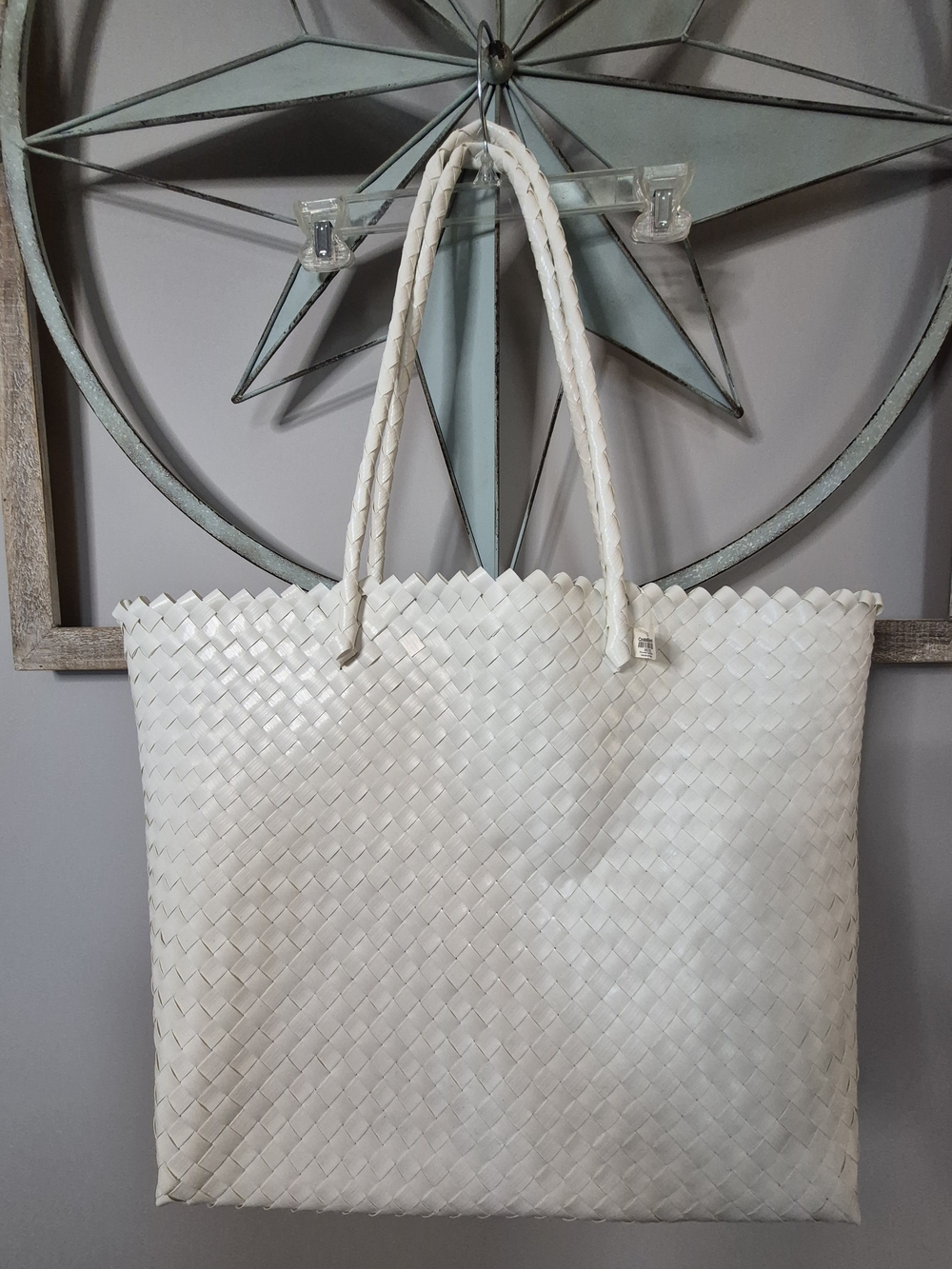 NWT Crate & Barrel Large White Woven Tote Bag - Spacious Summer Shoulder Bag - Picture 4 of 10